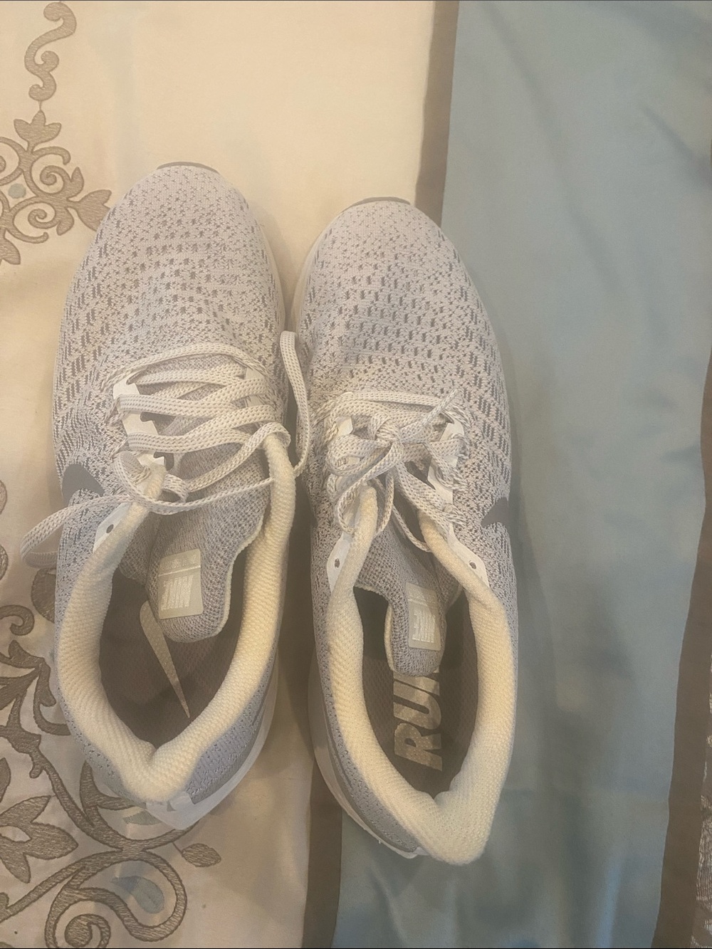 NIKE ZOOM RUNNING Light Gray Knit Athletic Running Shoes Size 9.5